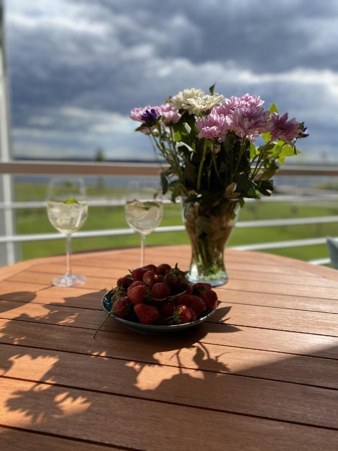 Modernes Apartment Am Hafen Mit Seeblick Grossraeschen Eksteriør billede